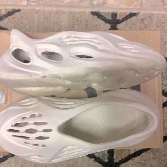 Foam runners - Picture 1 of 3